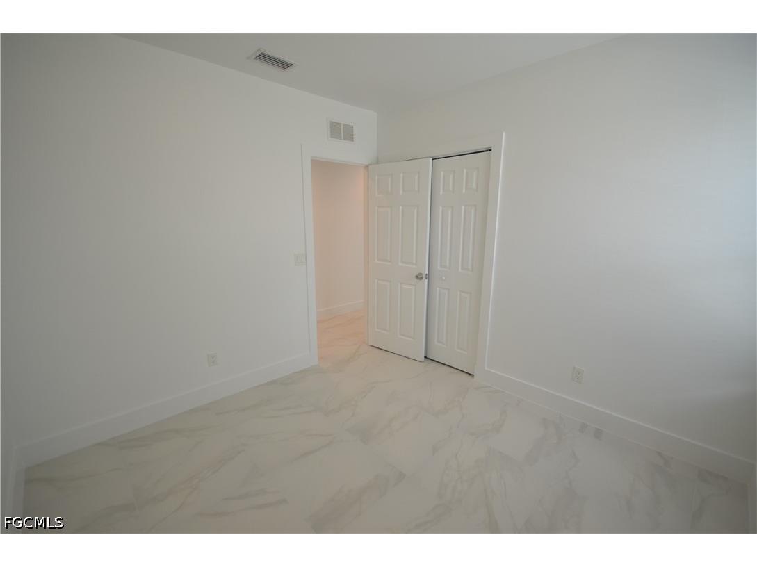 2197 Davis Court Fort Myers FL 33916 2026010698 image6