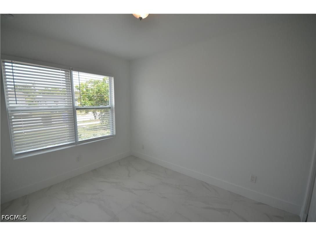 2197 Davis Court Fort Myers FL 33916 2026010698 image7