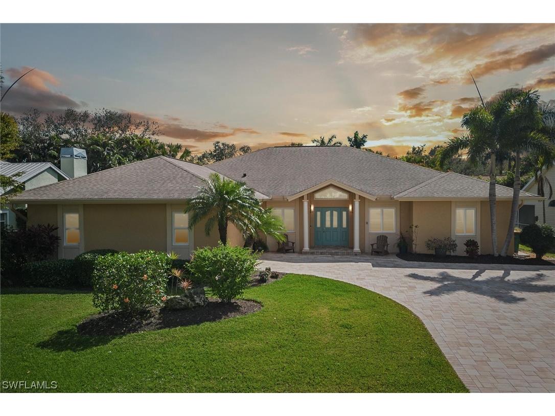 2197 Pine Woods Circle #9 Naples FL 34105 223012900 image1