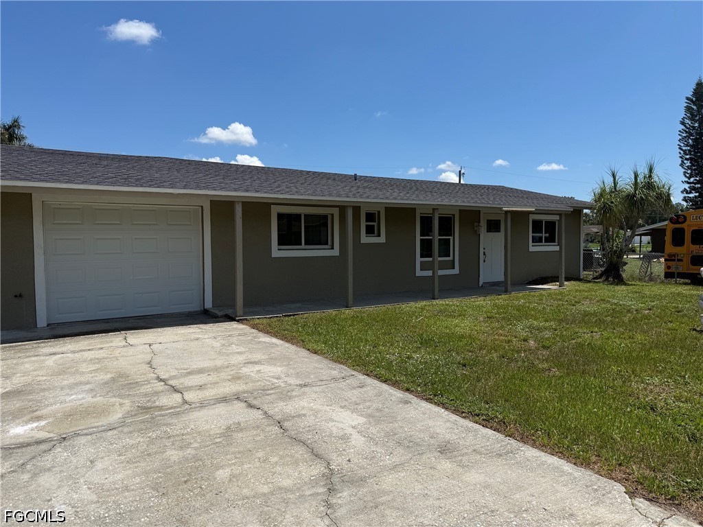 2199 Wyandotte Avenue Alva FL 33920 2026027560 image1