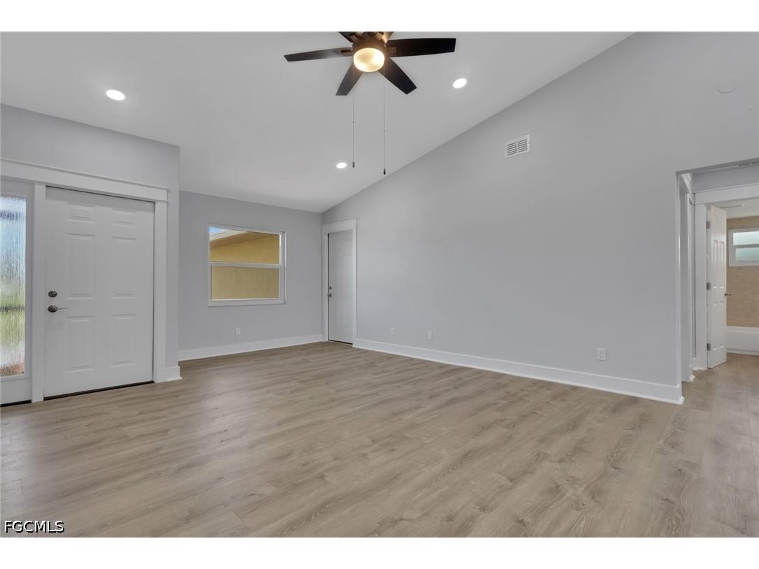 22/24 NW 15th Place Cape Coral FL 33993 2026025556 image5