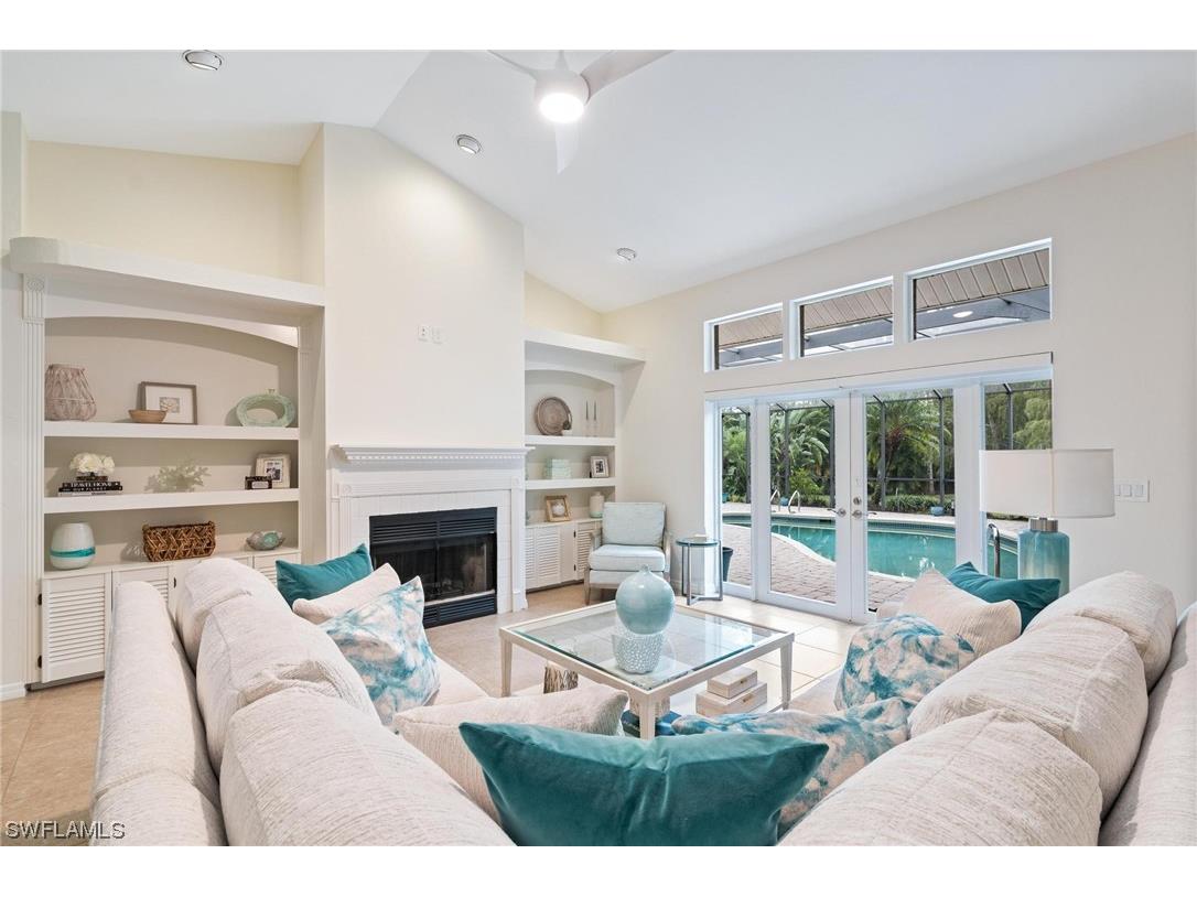 22 Hastings Place Naples FL 34104 223090893 image1