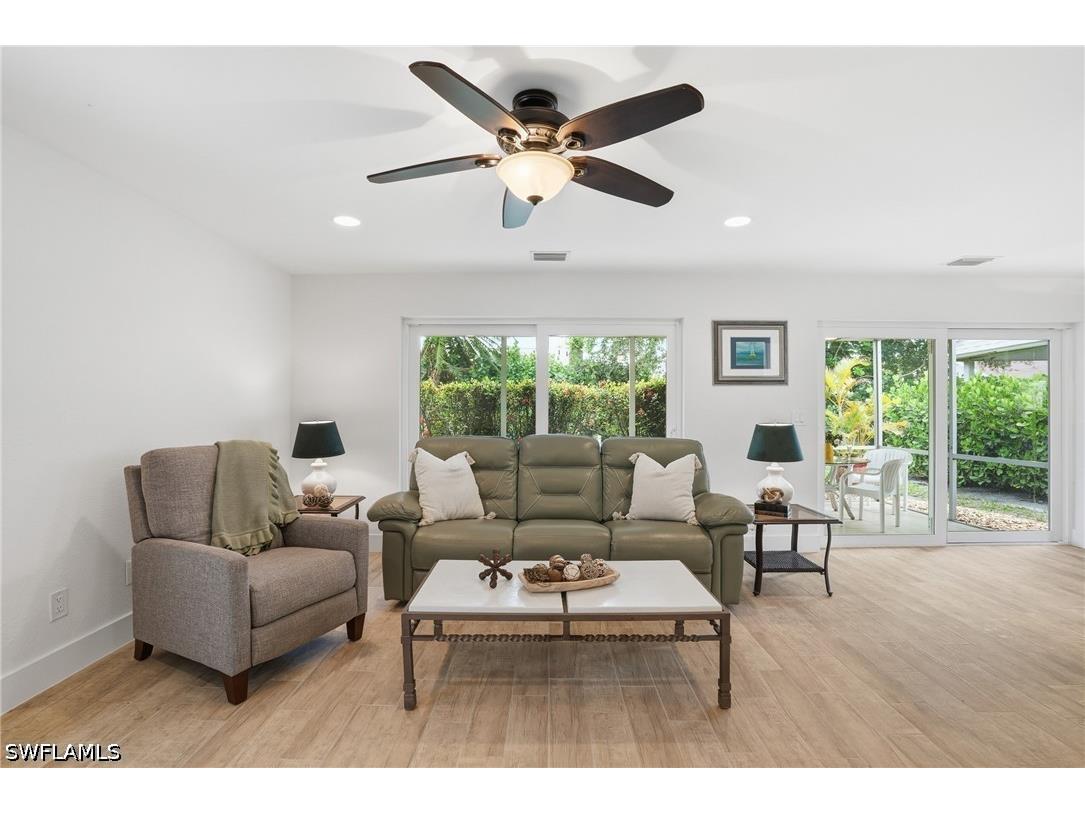 22 Kings Road #A19 Naples FL 34112 226020665 image1