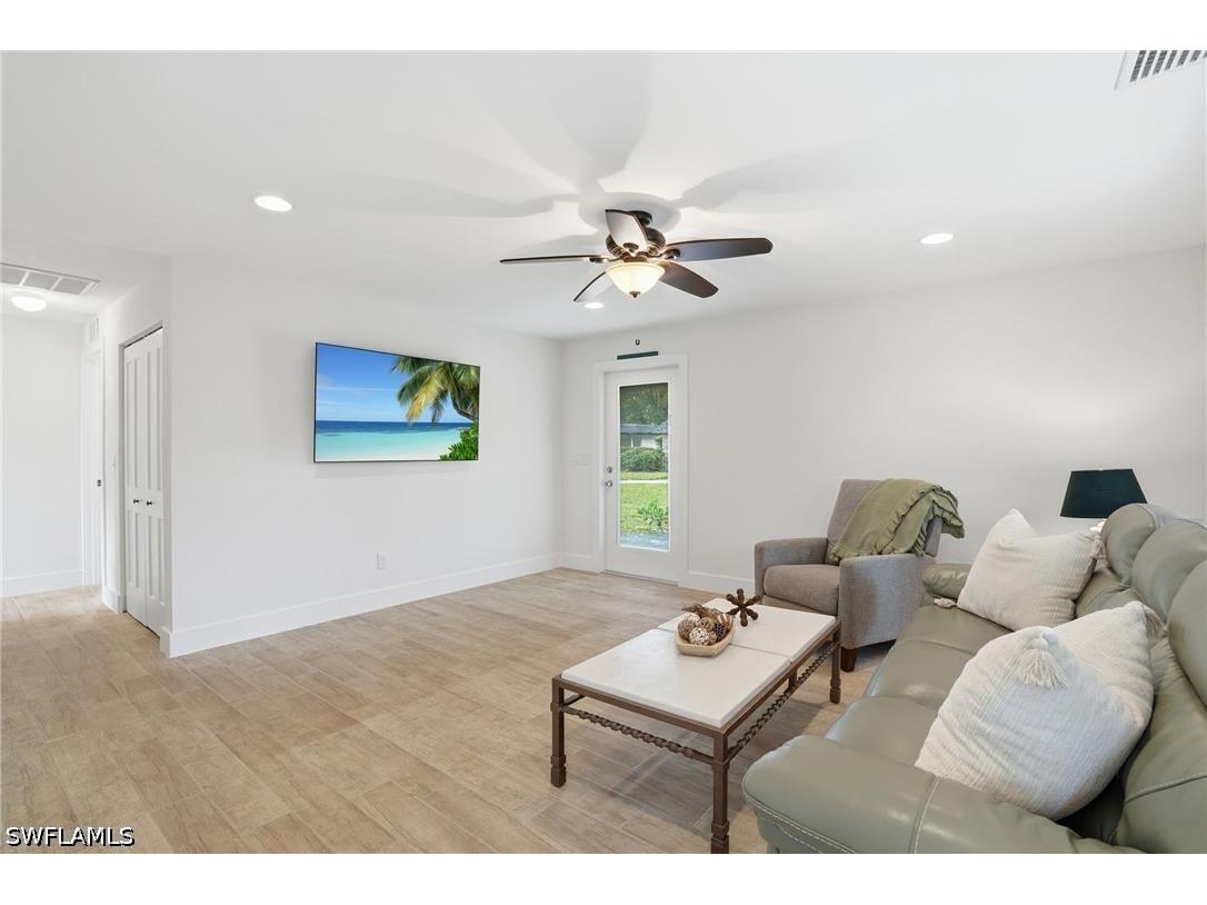 22 Kings Road #A19 Naples FL 34112 226020665 image3