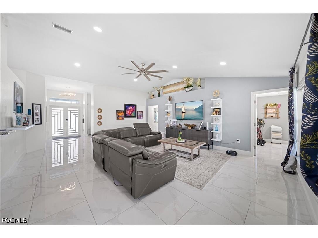 22 Nelson Road S Cape Coral FL 33991 2026023863 image12