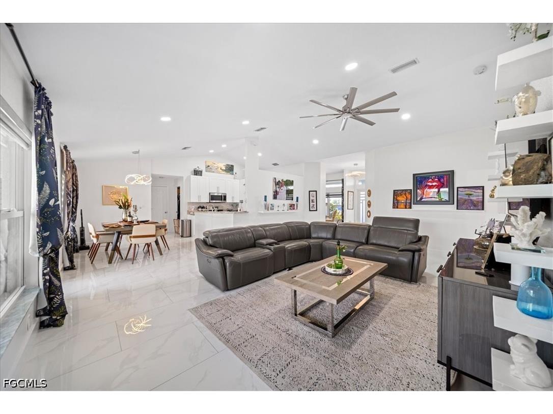 22 Nelson Road S Cape Coral FL 33991 2026023863 image13