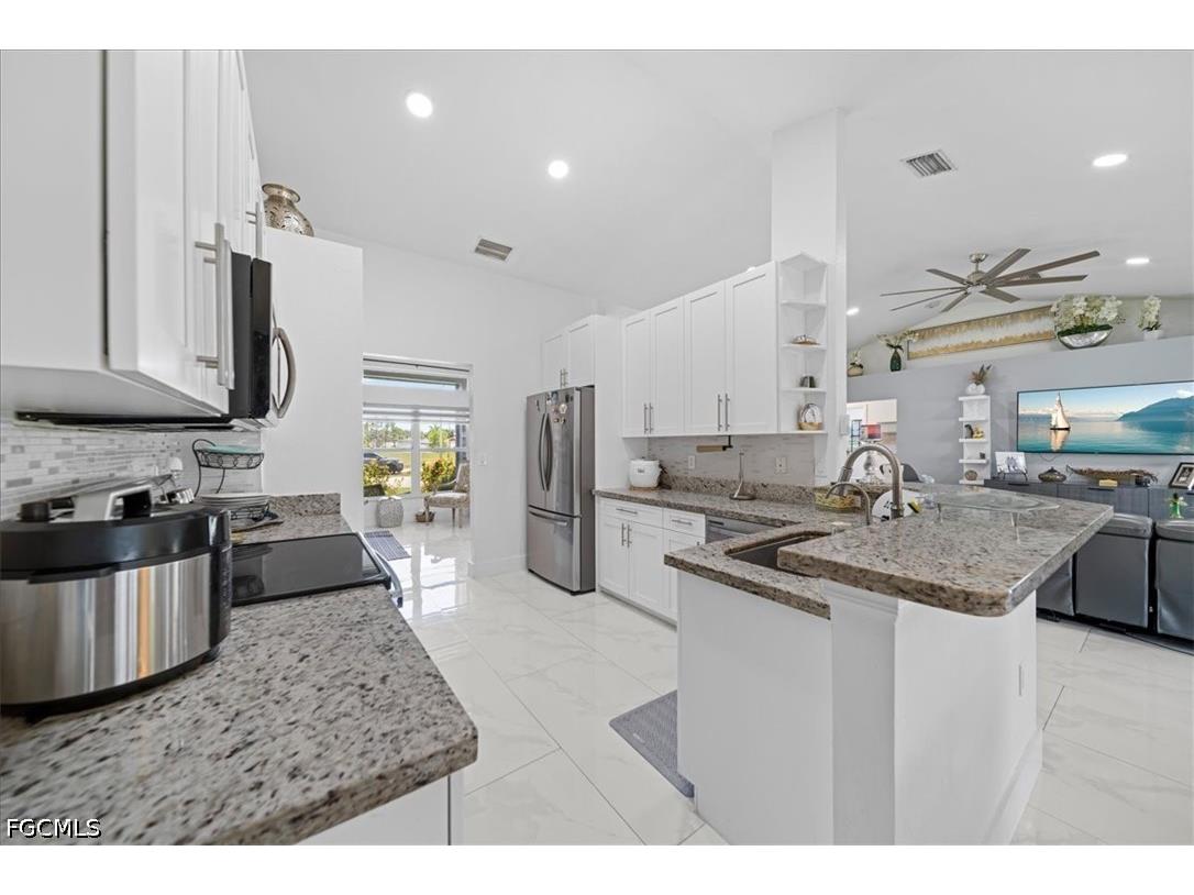 22 Nelson Road S Cape Coral FL 33991 2026023863 image16
