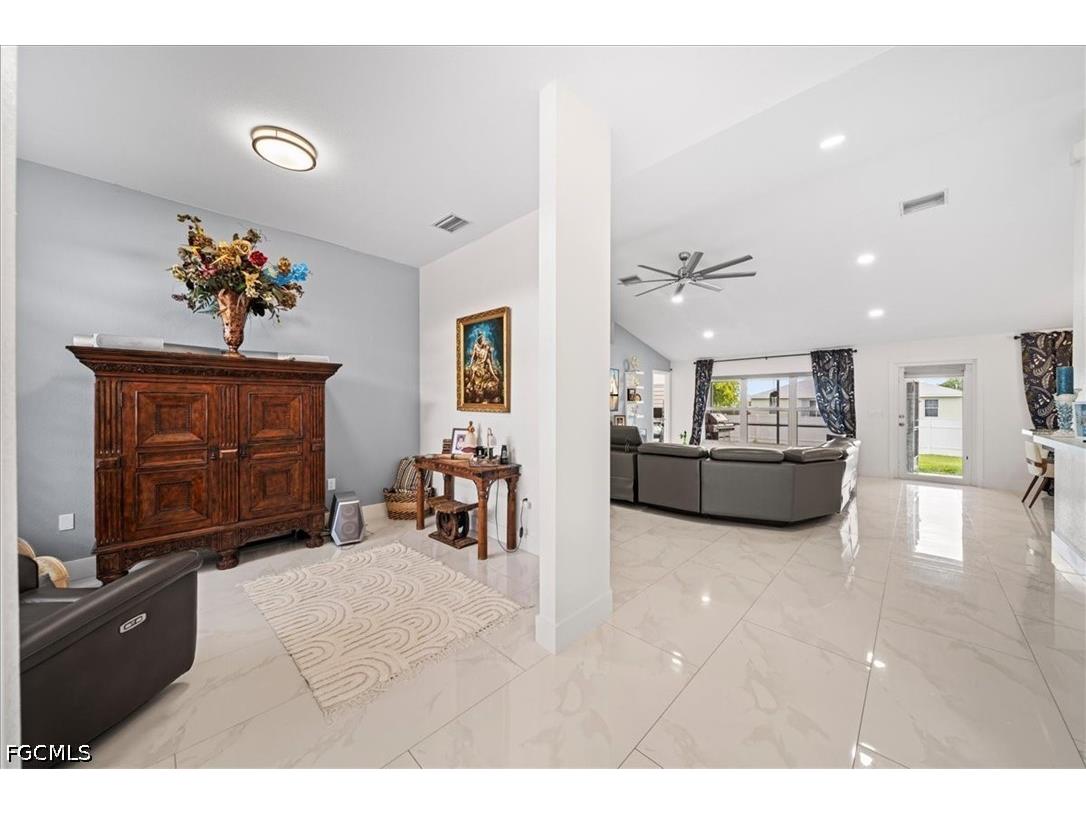 22 Nelson Road S Cape Coral FL 33991 2026023863 image7