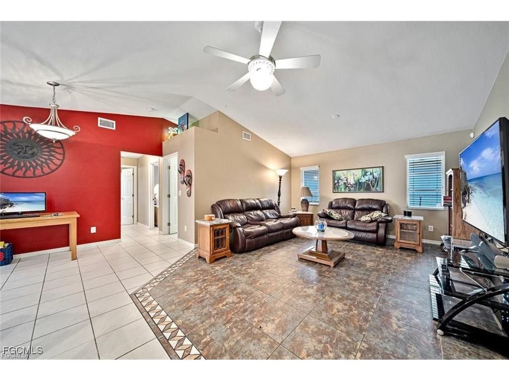 22 SE 13th Avenue Cape Coral FL 33990 2026002573 image19