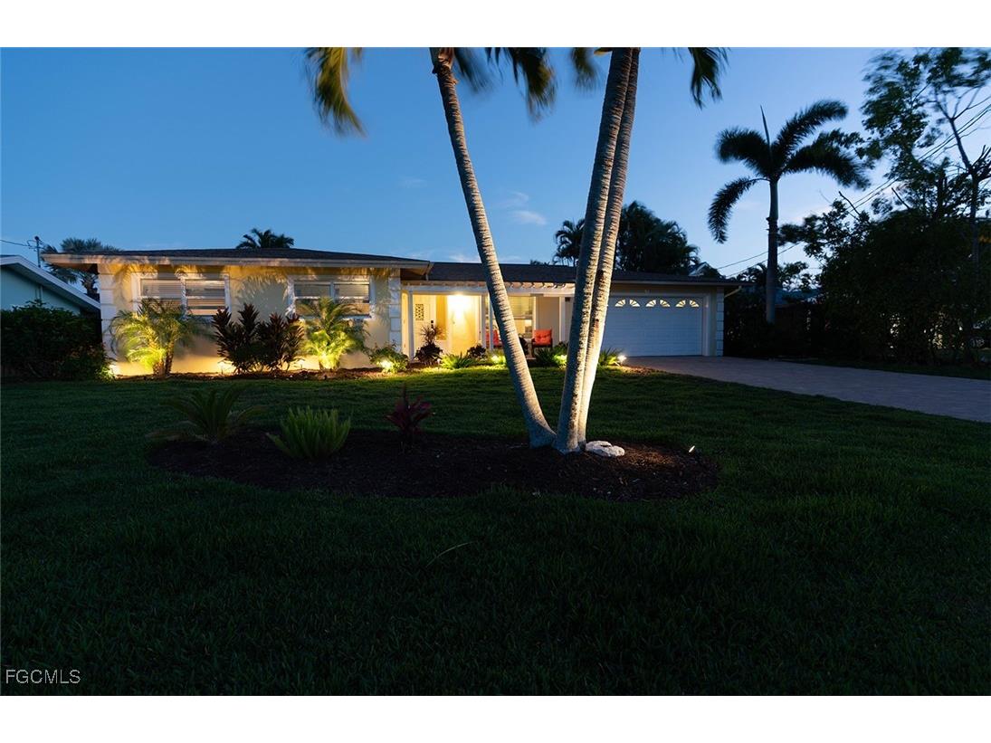 220 Albatross Street Fort Myers Beach FL 33931 2025021355 image15