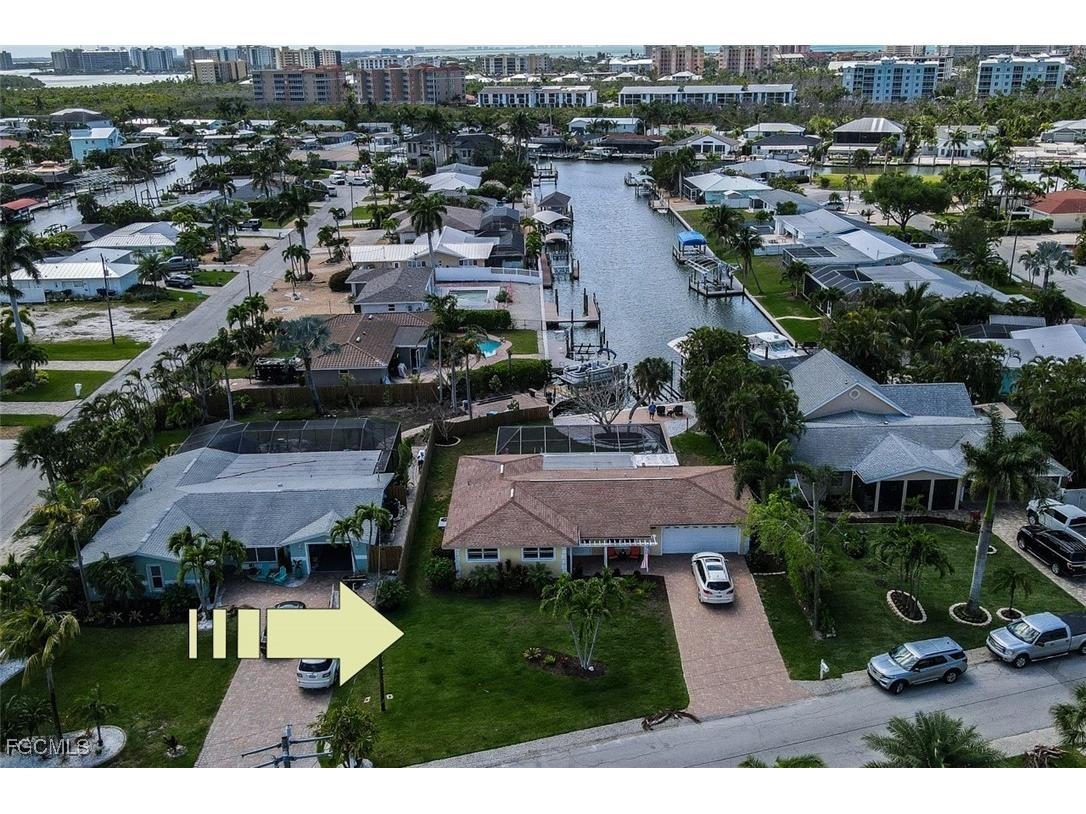 220 Albatross Street Fort Myers Beach FL 33931 2025021355 image5