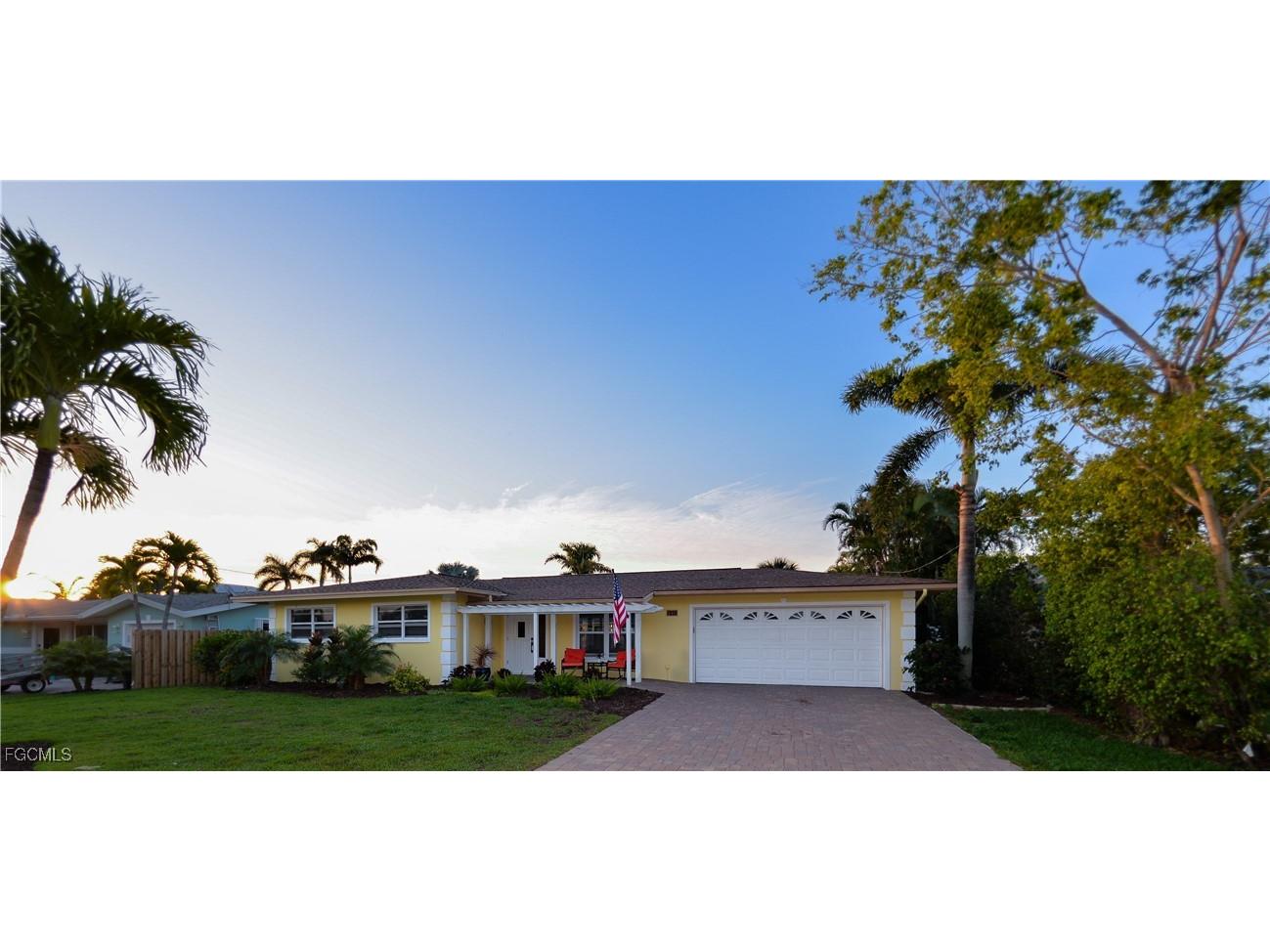 220 Albatross Street Fort Myers Beach FL 33931 2025021355 image8