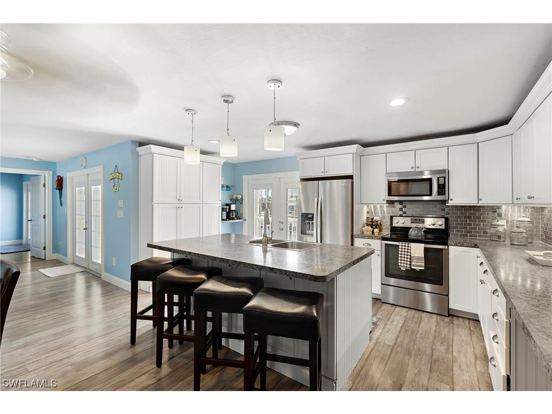 220 Curlew Street Fort Myers Beach FL 33931 223024523 image1