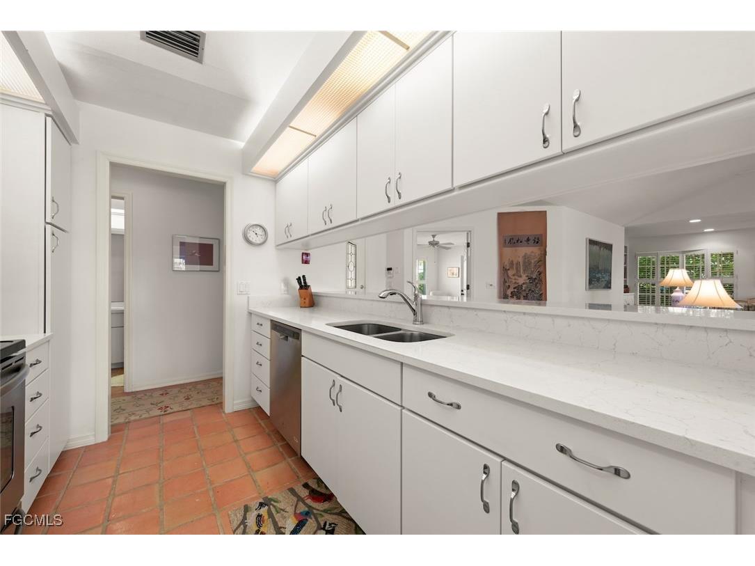 220 Daniel Drive Sanibel FL 33957 2025019581 image11