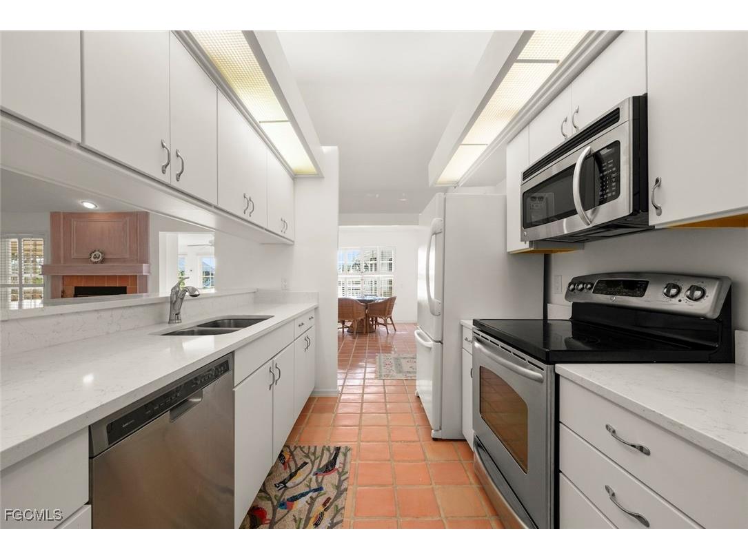 220 Daniel Drive Sanibel FL 33957 2025019581 image12