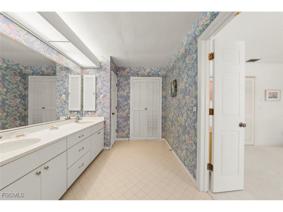 220 Daniel Drive Sanibel FL 33957 2025019581 image36