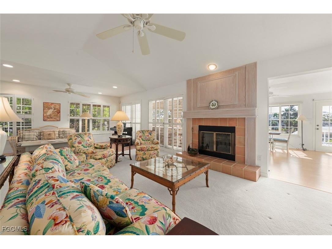 220 Daniel Drive Sanibel FL 33957 2025019581 image4