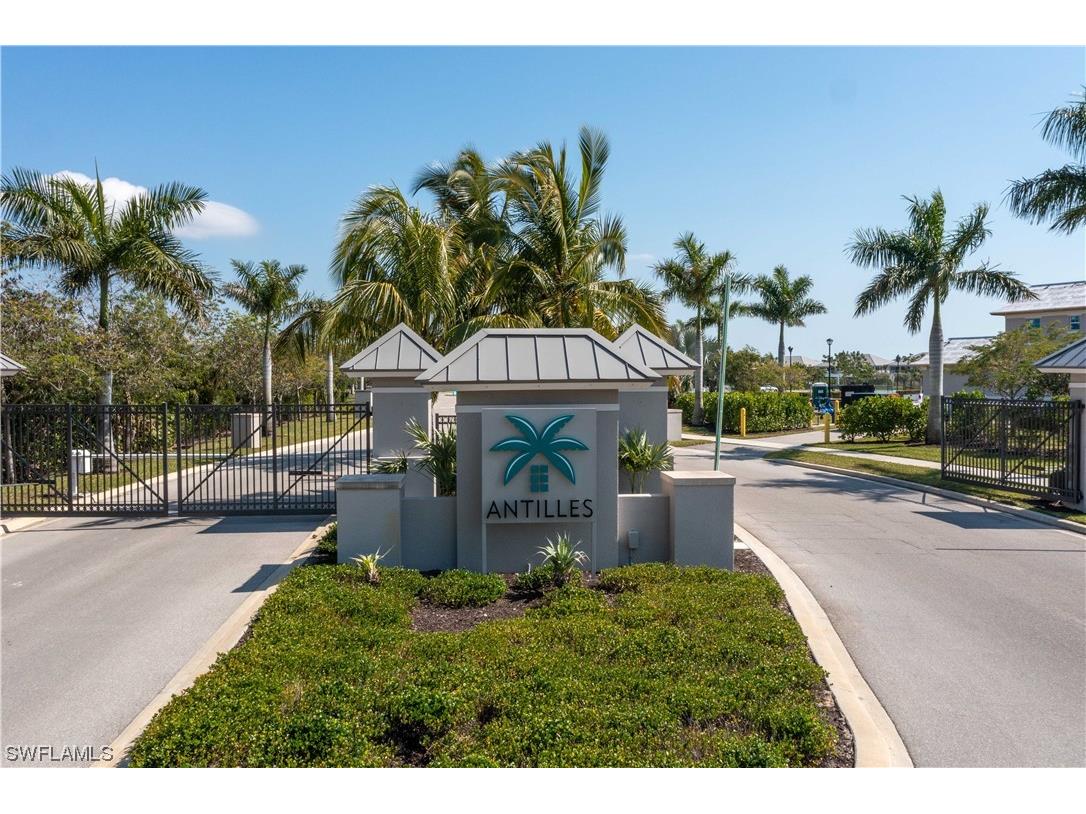 220 Indies Drive E #102 Naples FL 34114 223089304 image1