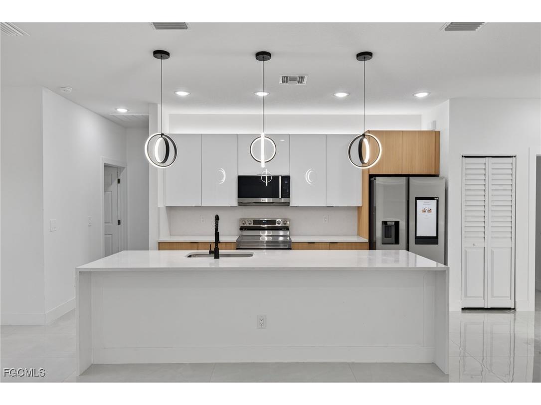 220 Lomax Avenue S Lehigh Acres FL 33974 2025025143 image6