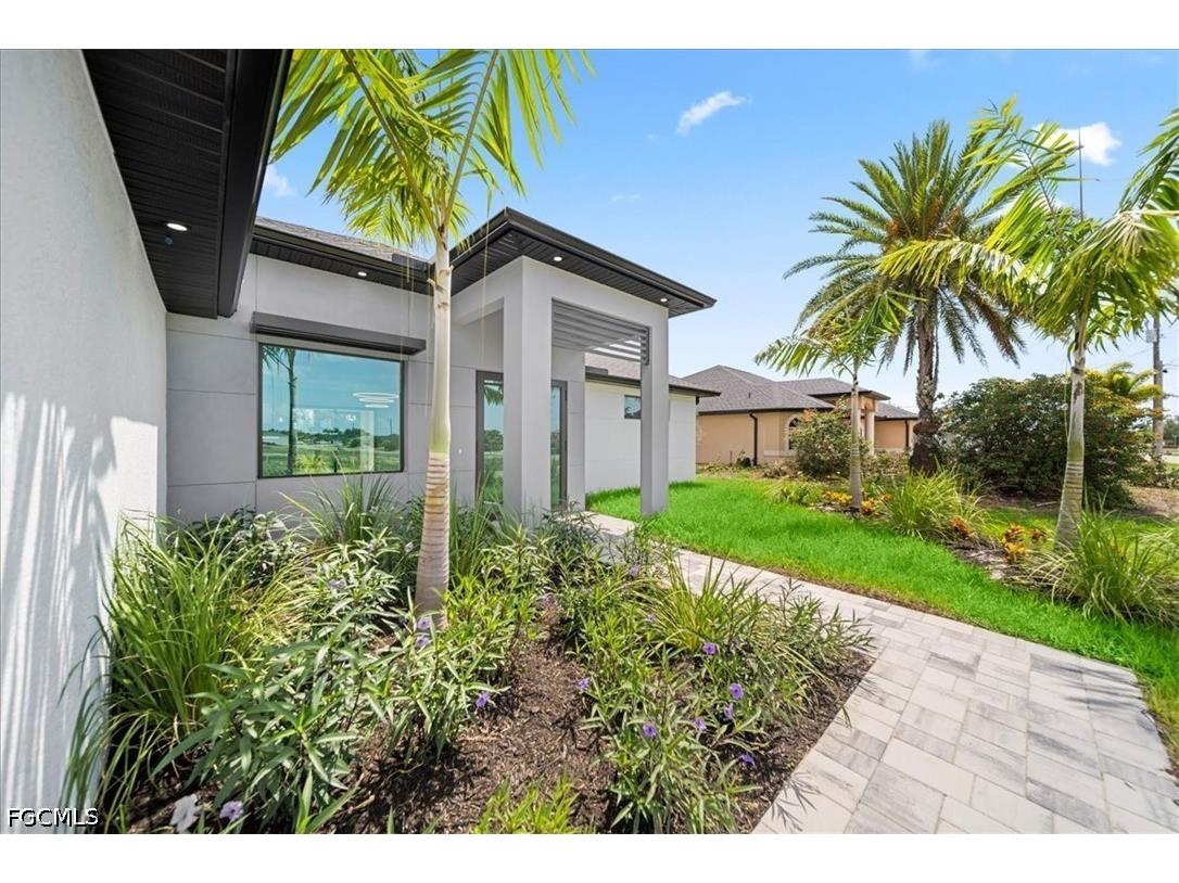 220 NE 9th Street Cape Coral FL 33909 2026018853 image2