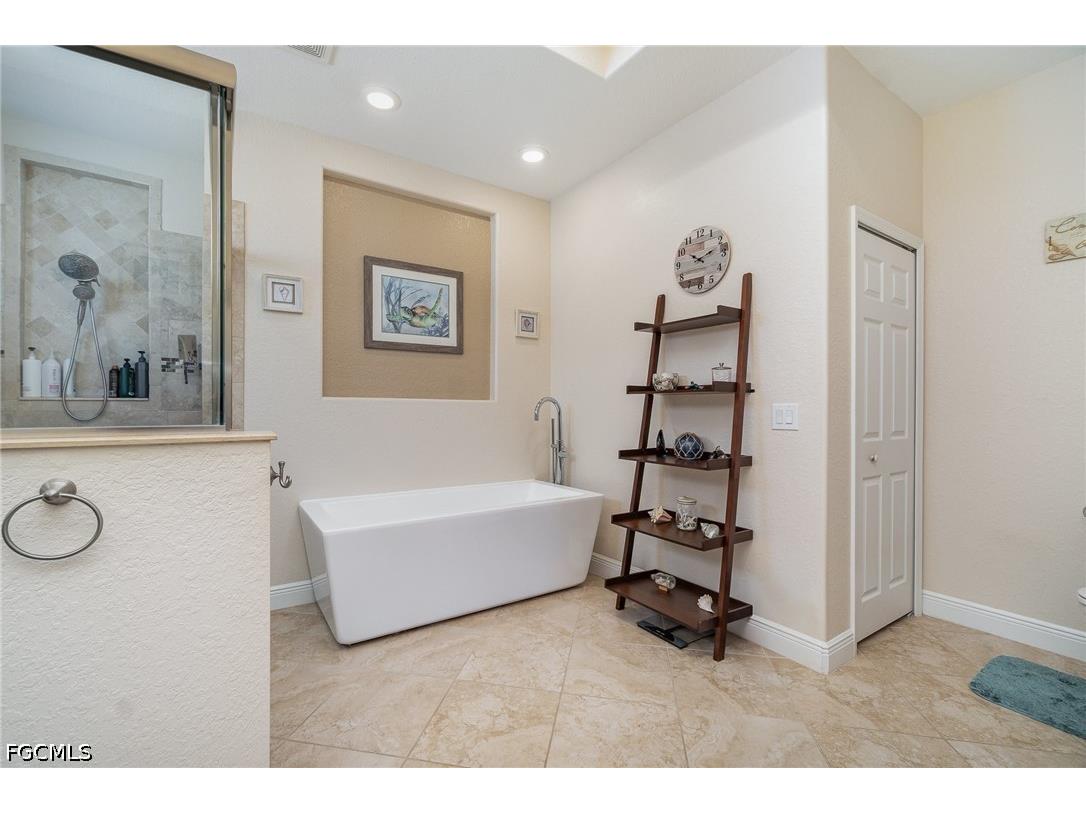 220 NW 26th Place Cape Coral FL 33993 2026029832 image14