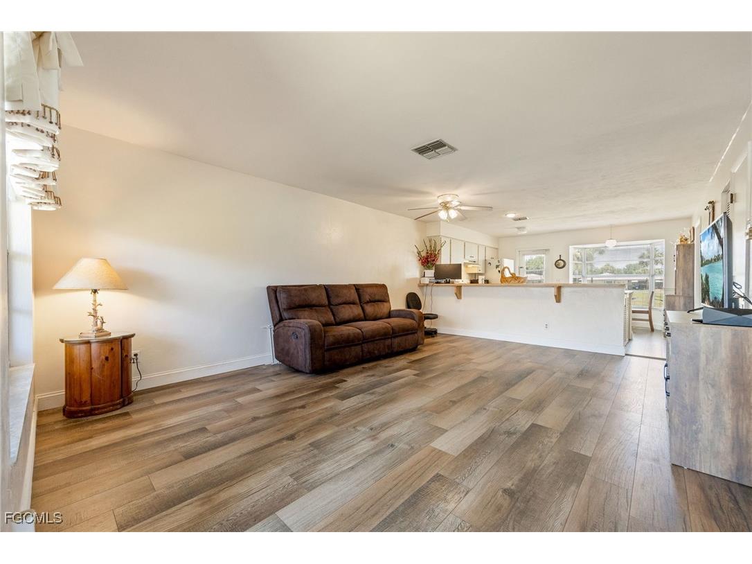 220 Oakmont Parkway Lehigh Acres FL 33936 2025014474 image10