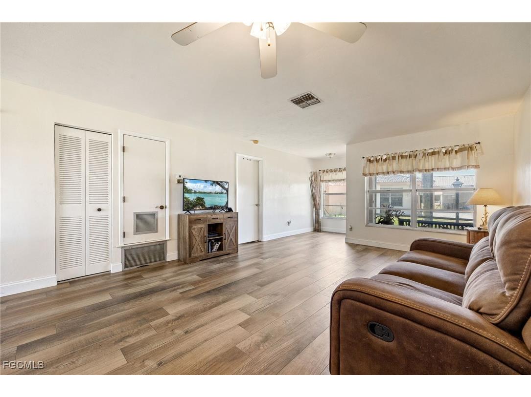 220 Oakmont Parkway Lehigh Acres FL 33936 2025014474 image6