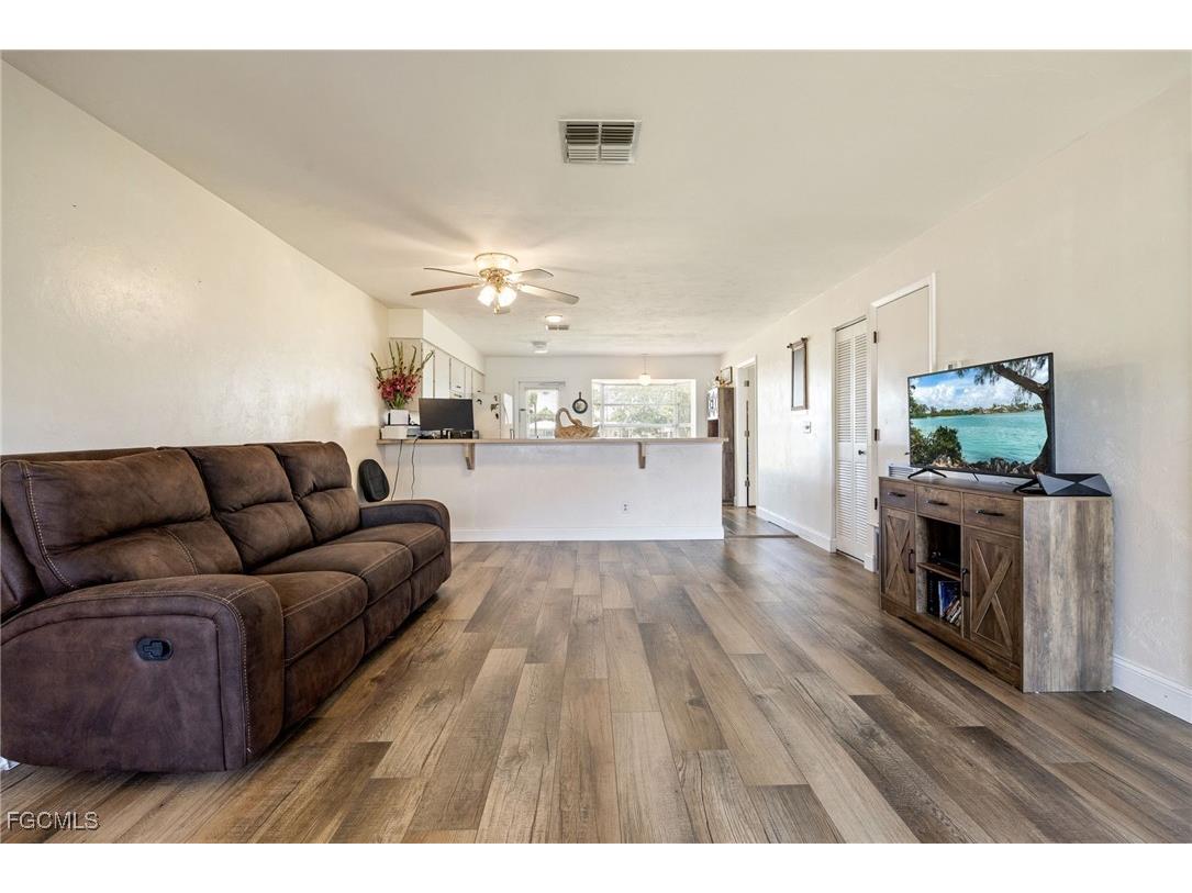 220 Oakmont Parkway Lehigh Acres FL 33936 2025014474 image9