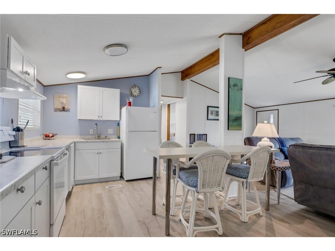 220 Ocean Reef Lane #129 Naples FL 34114 226016522 image1