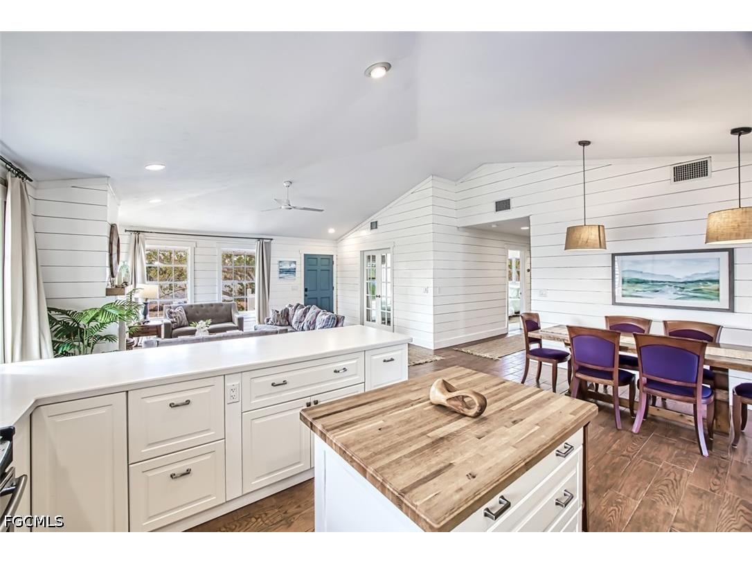 220 Palm Lake Drive Sanibel FL 33957 2026018353 image3