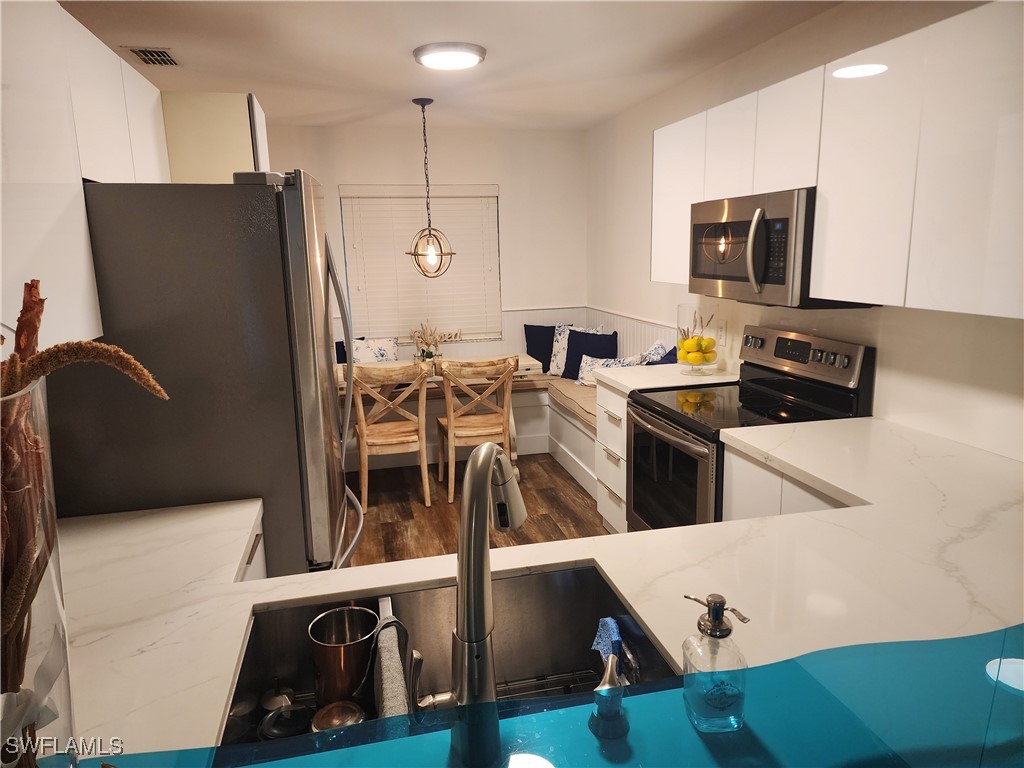 220 Timber Lake Circle #B204 Naples FL 34104 225081147 image10