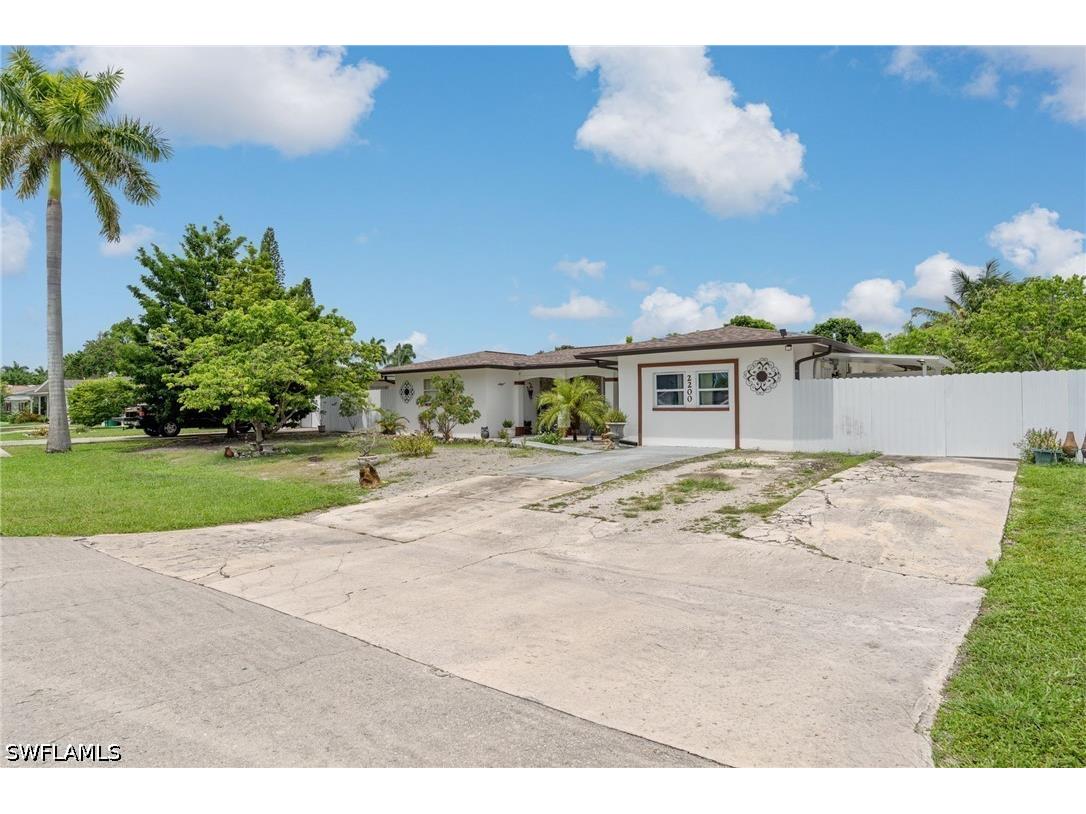 2200 44th Street SW Naples FL 34116 226024971 image1