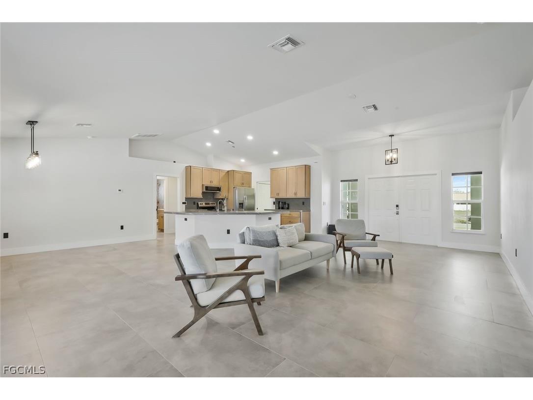 2200 NE 9th Avenue Cape Coral FL 33909 2026009709 image8