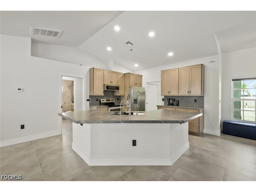 2200 NE 9th Avenue Cape Coral FL 33909 2026021826 image5