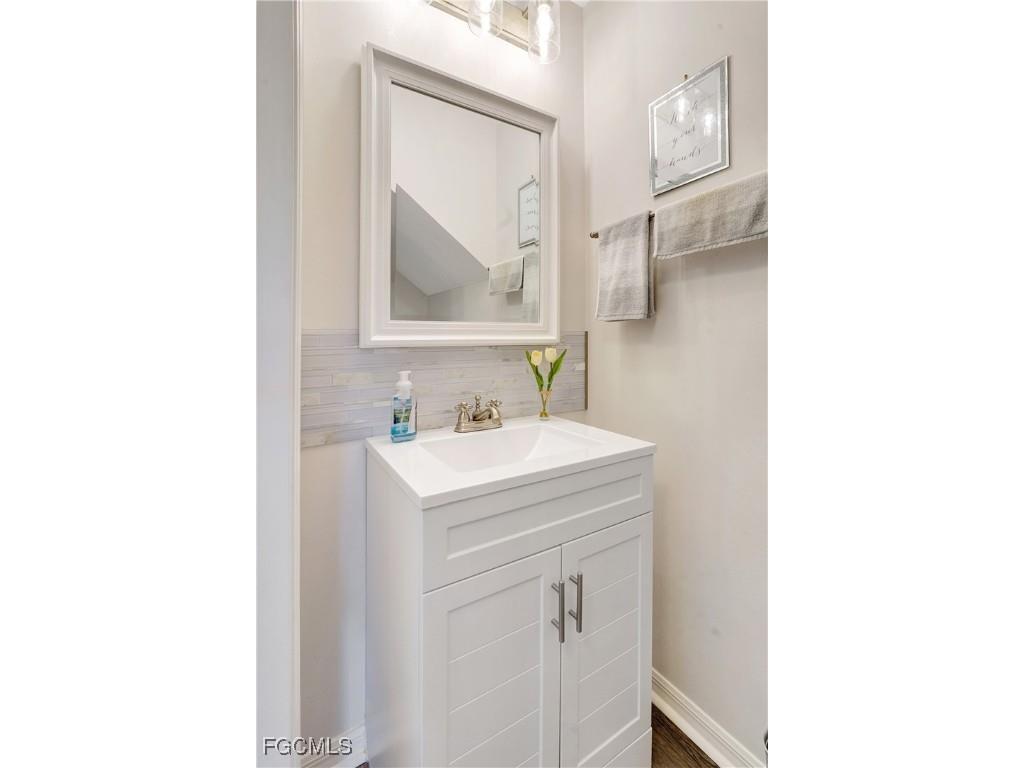 2200 NE Juanita Place Cape Coral FL 33909 2025000445 image13