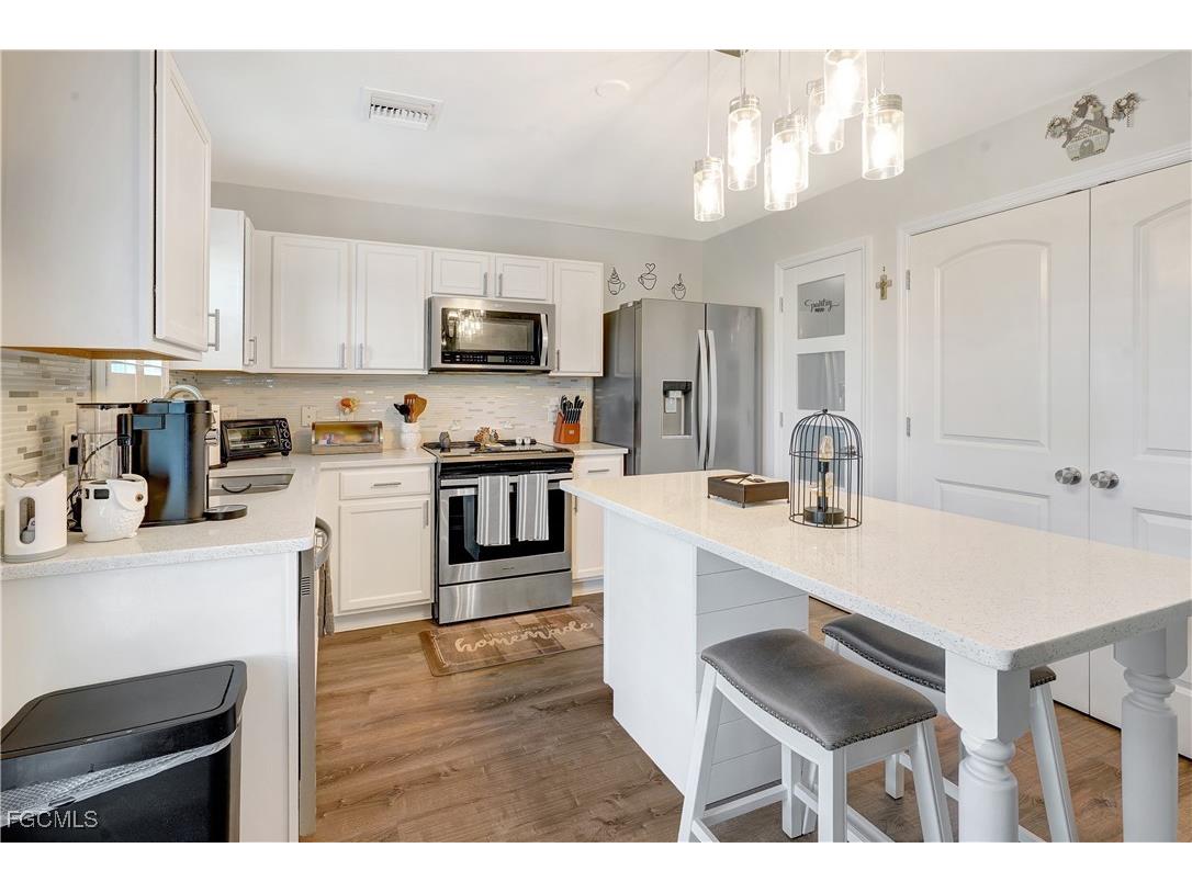 2200 NE Juanita Place Cape Coral FL 33909 2025000445 image22