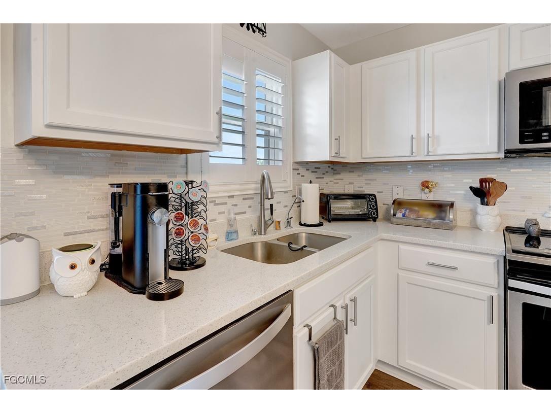 2200 NE Juanita Place Cape Coral FL 33909 2025000445 image23