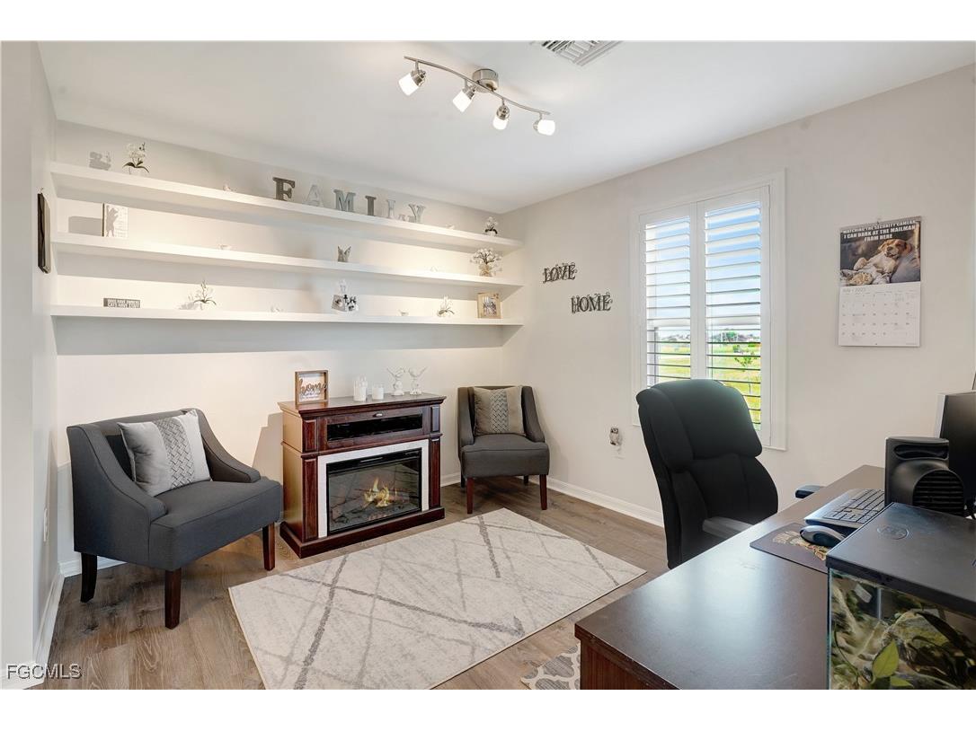 2200 NE Juanita Place Cape Coral FL 33909 2025000445 image26