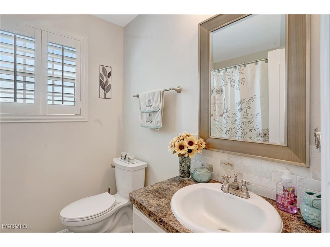 2200 NE Juanita Place Cape Coral FL 33909 2025000445 image37