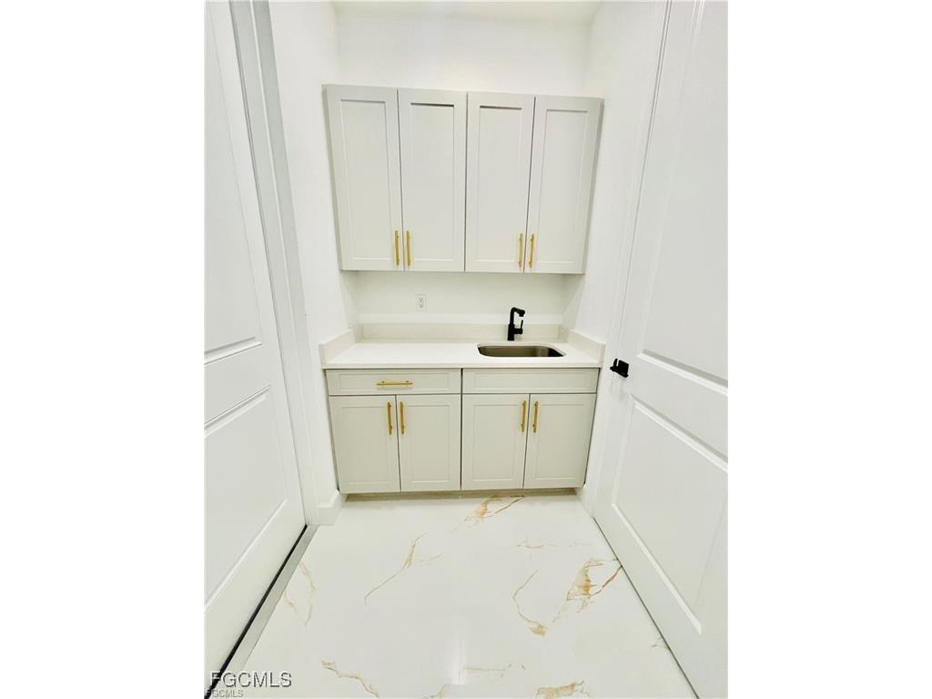 2200 NW 4th Terrace Cape Coral FL 33993 2025015426 image10