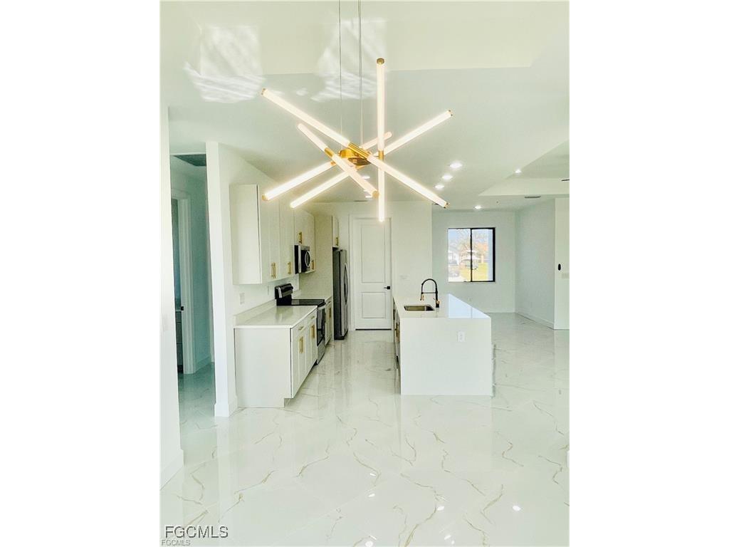 2200 NW 4th Terrace Cape Coral FL 33993 2025015426 image2