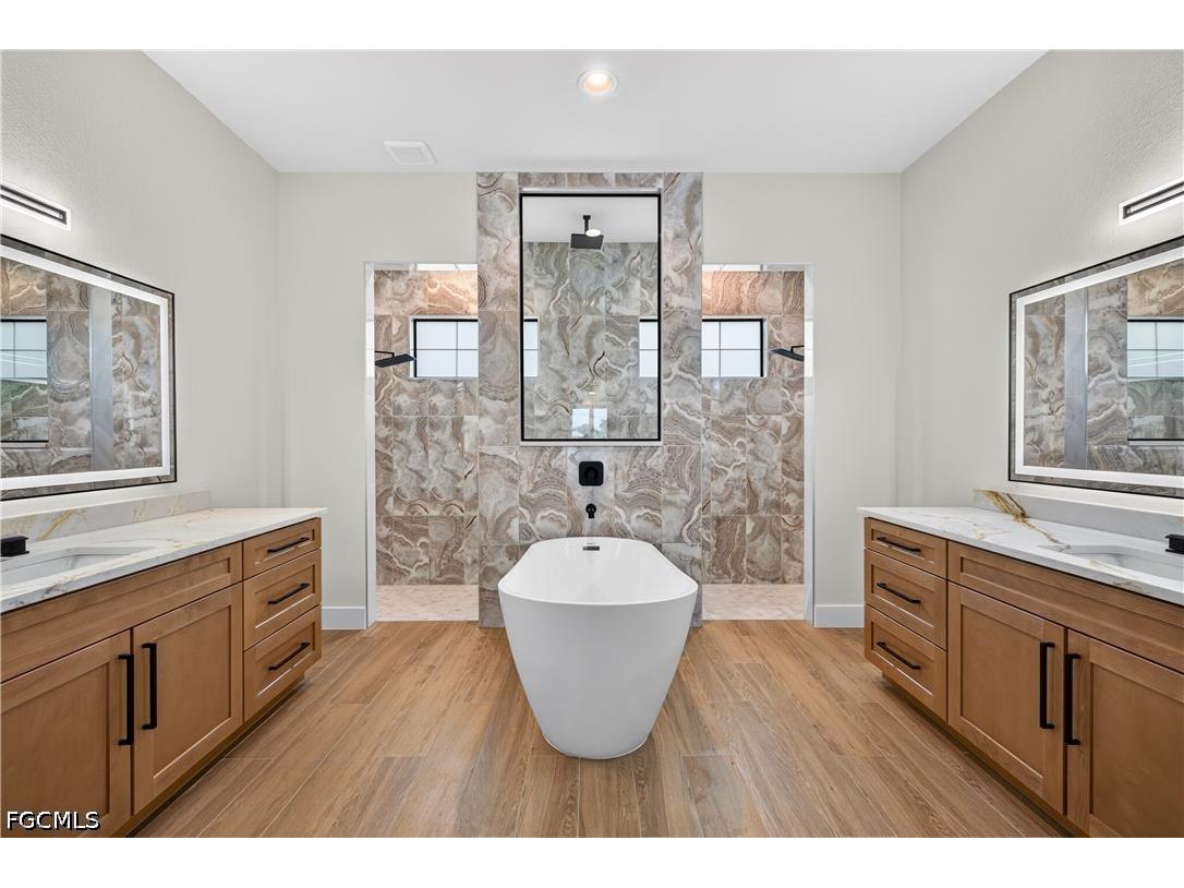 2201 Beach Parkway W Cape Coral FL 33914 2026027914 image25