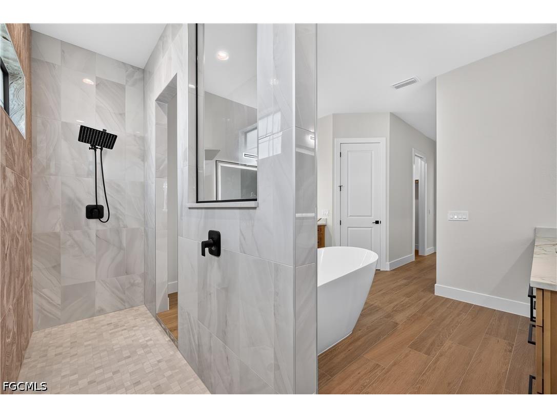 2201 Beach Parkway W Cape Coral FL 33914 2026027914 image28