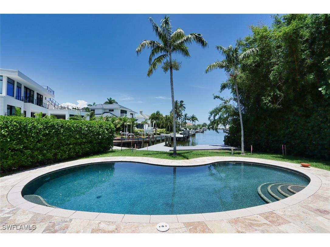 2201 Beacon Lane Naples FL 34103 225035807 image32