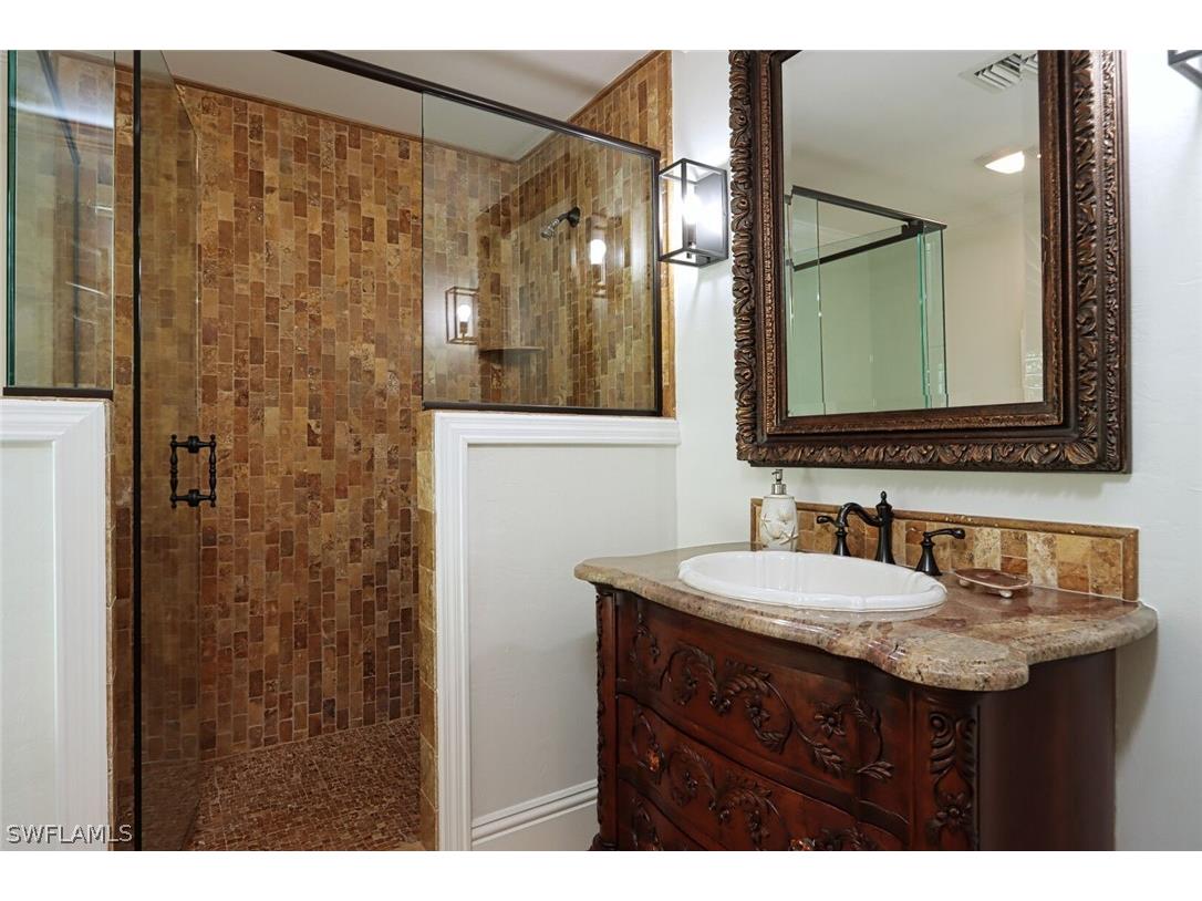 2201 Beacon Lane Naples FL 34103 226010969 image20