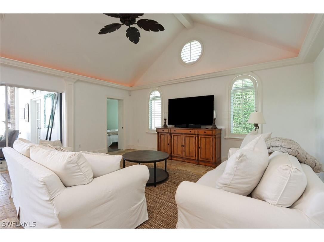 2201 Beacon Lane Naples FL 34103 226010969 image3