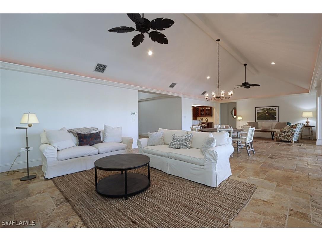 2201 Beacon Lane Naples FL 34103 226010969 image4