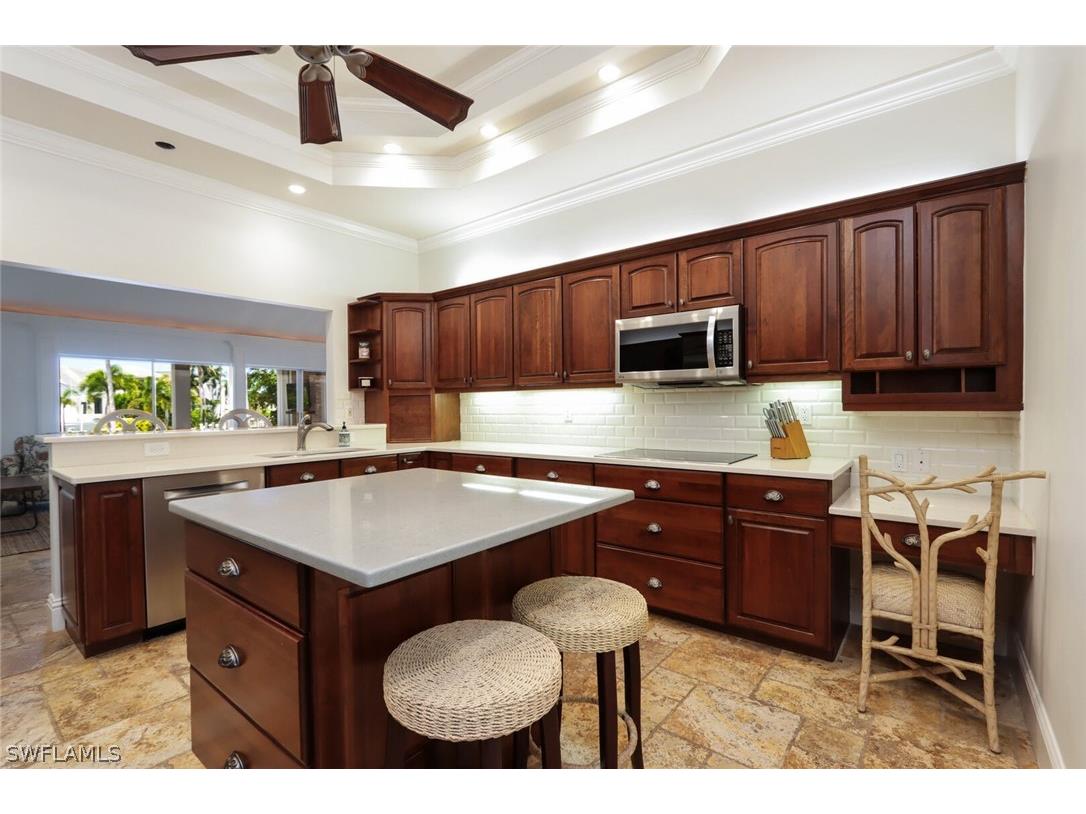 2201 Beacon Lane Naples FL 34103 226010969 image8