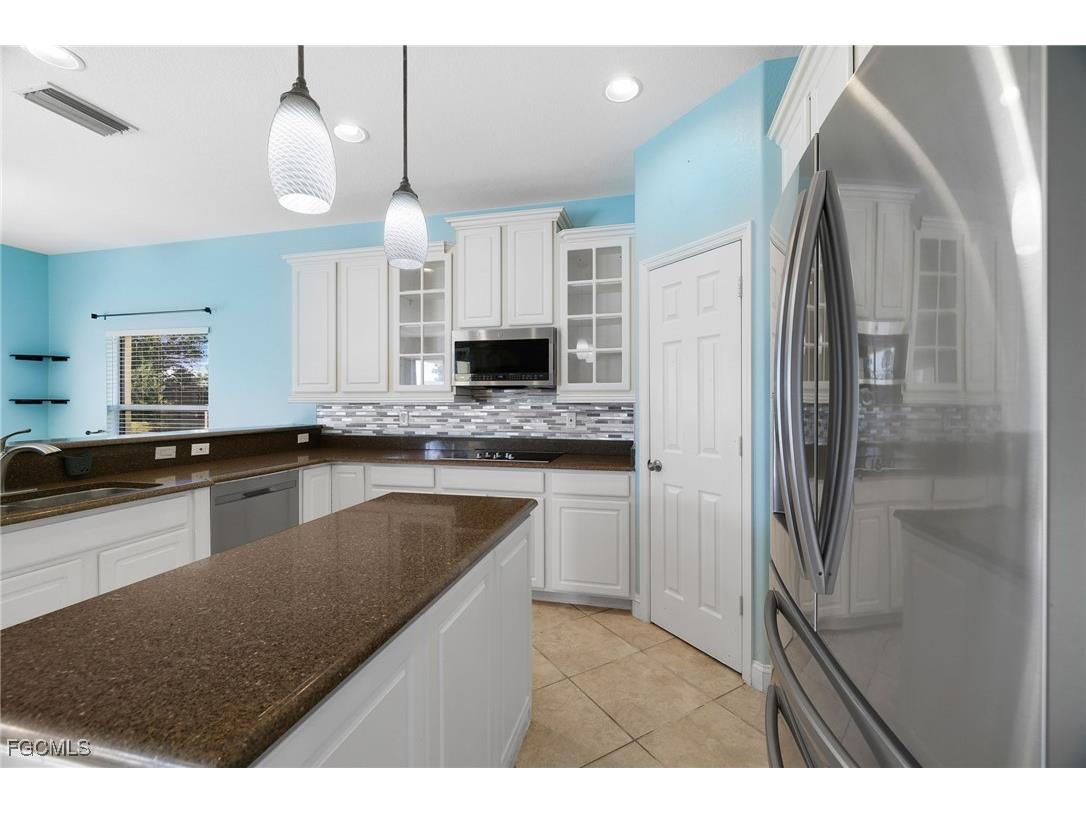 2201 Cape Heather Circle Cape Coral FL 33991 2025022328 image13