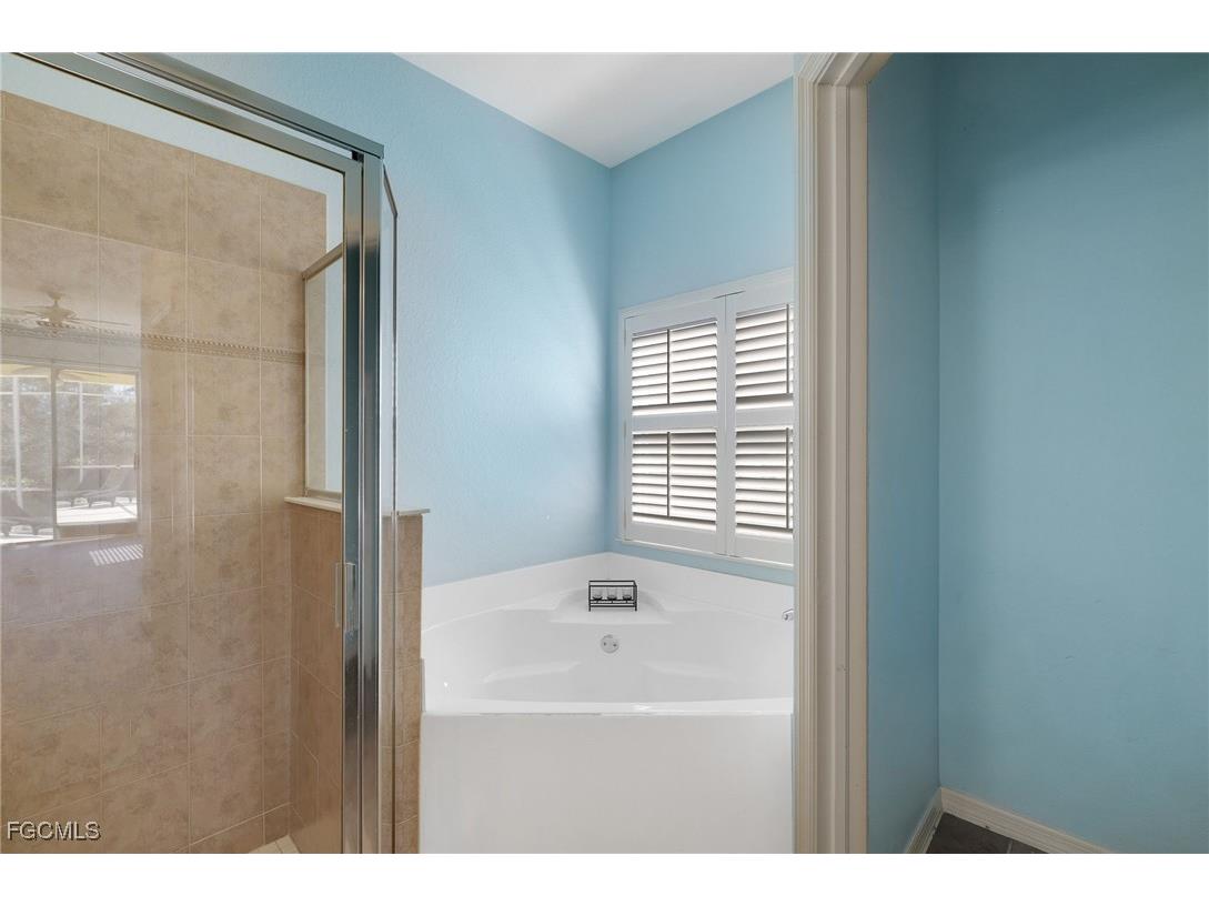 2201 Cape Heather Circle Cape Coral FL 33991 2025022328 image22